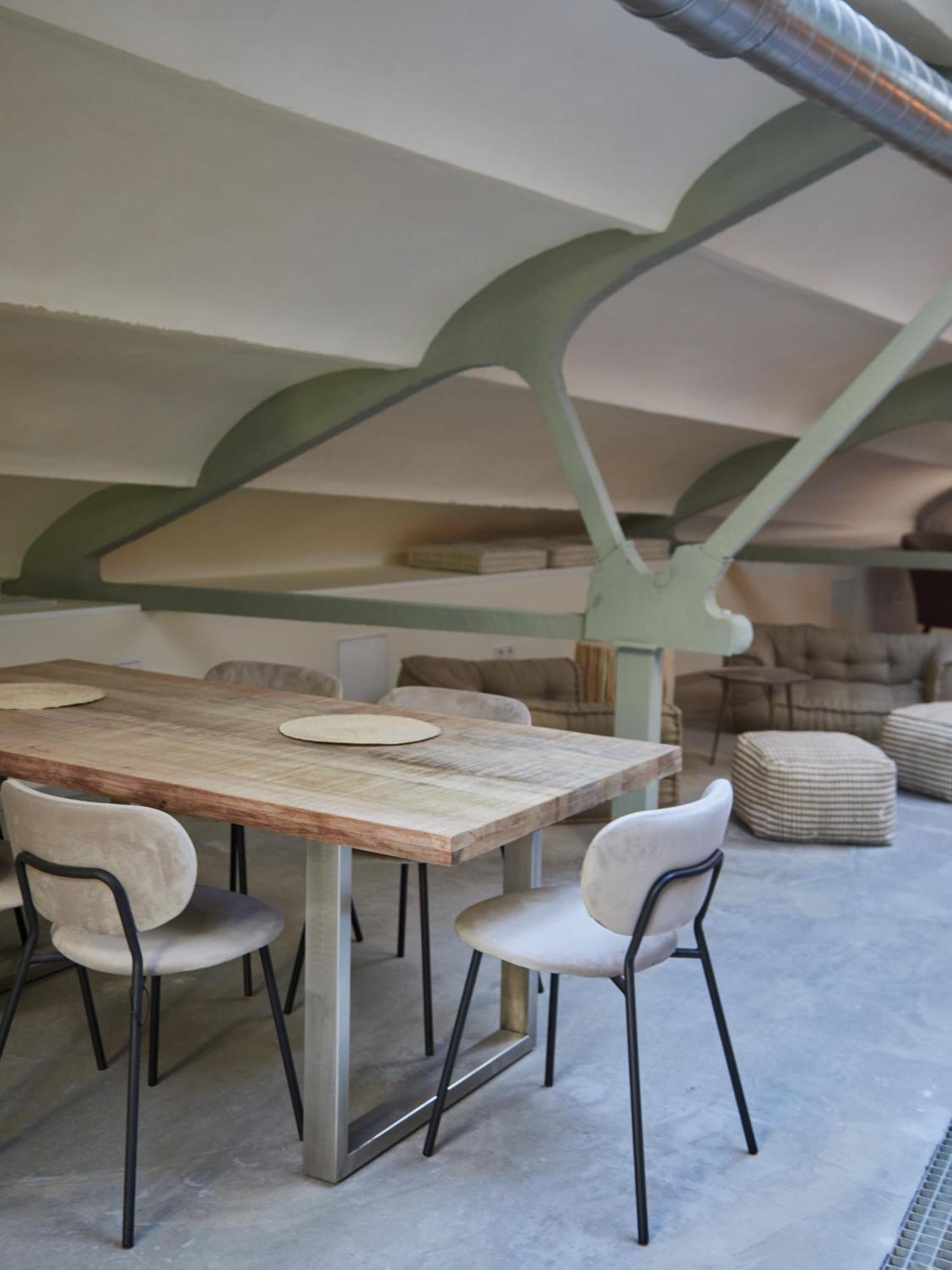 Ola Living Hostal Tetuan Мадрид Екстериор снимка